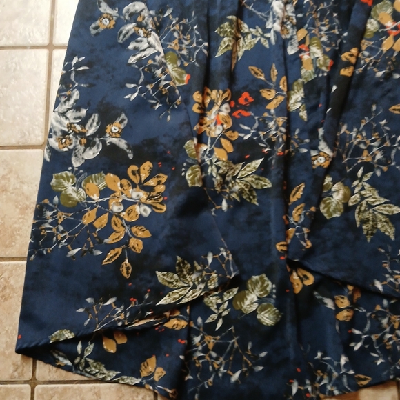 #0209 Women's Blue Floral Design Abaadlw Skirt Size Large w/Pockets - Picture 10 of 15